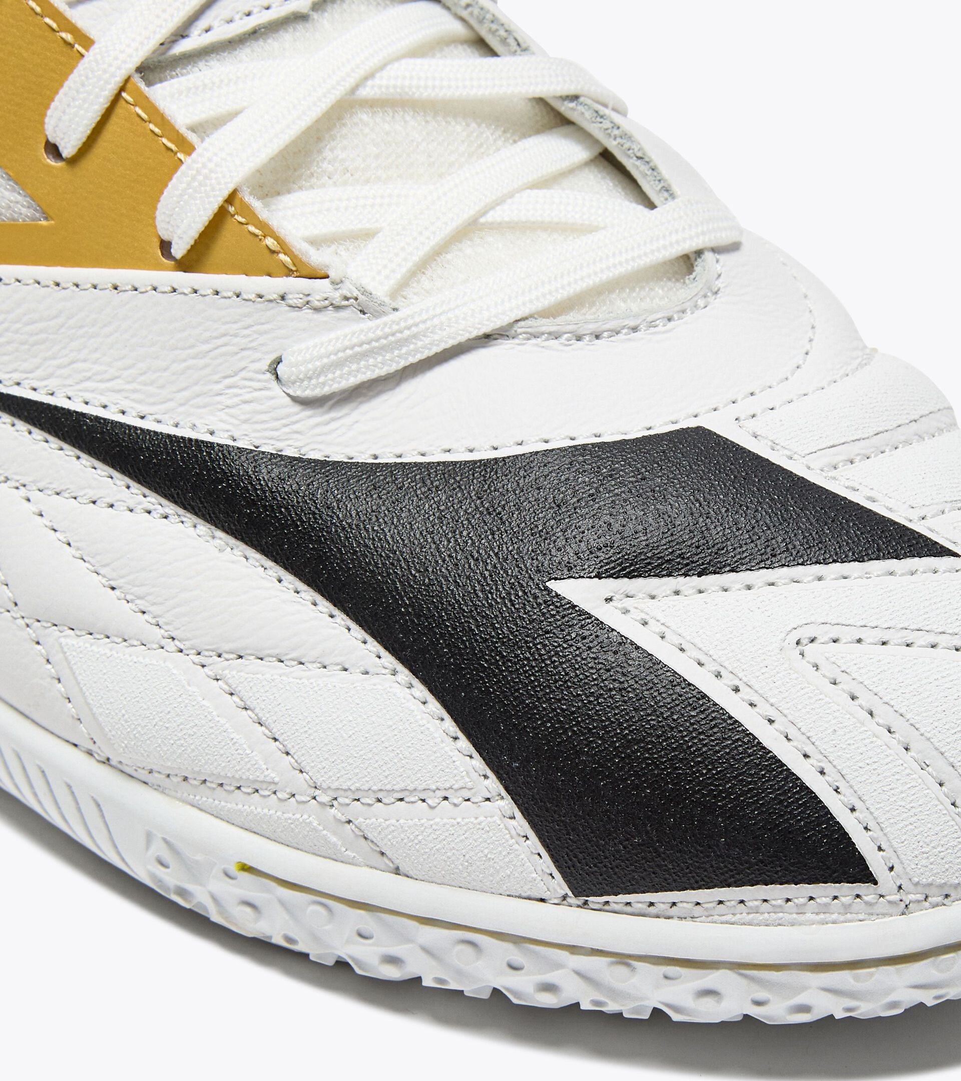 Zapatillas de fútbol Diadora Brasil Sala Elite ID (blanco/negro/oro metalizado)