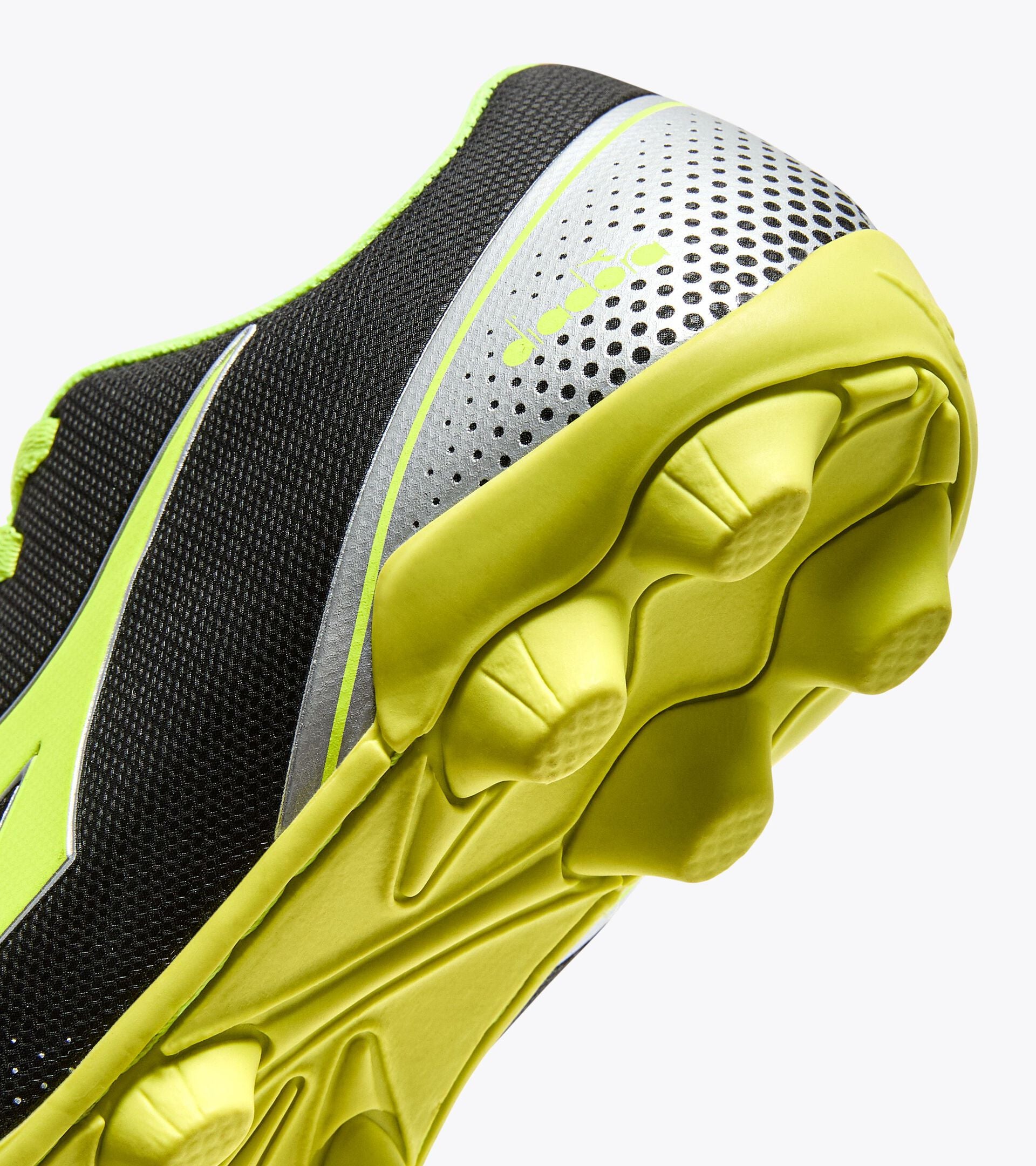 Botas de fútbol Diadora Pichichi 7 MD JR (negro/amarillo fl dd/plateado dd)