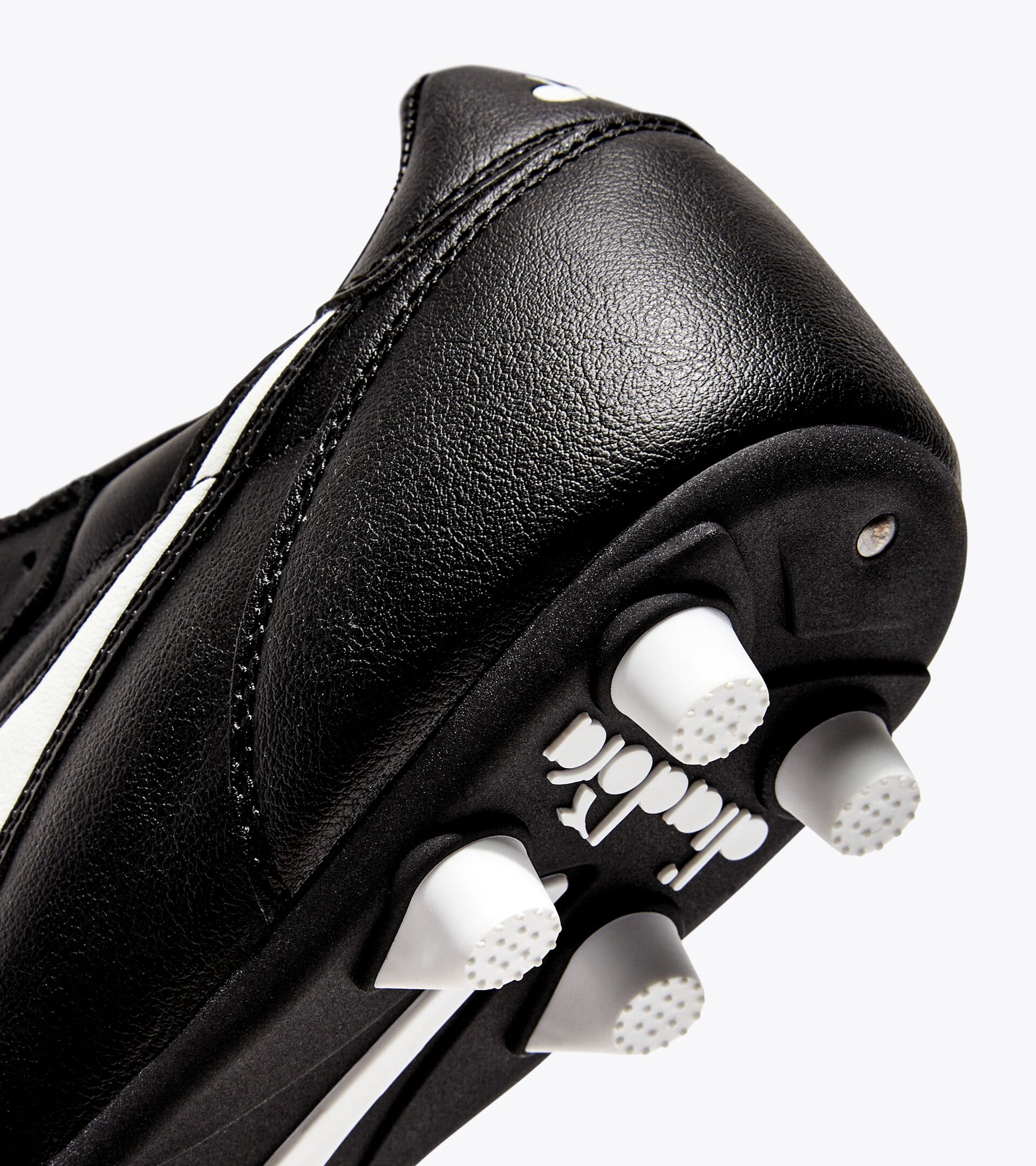 Botas de fútbol Diadora Brasil LT MDPU (negro/blanco)