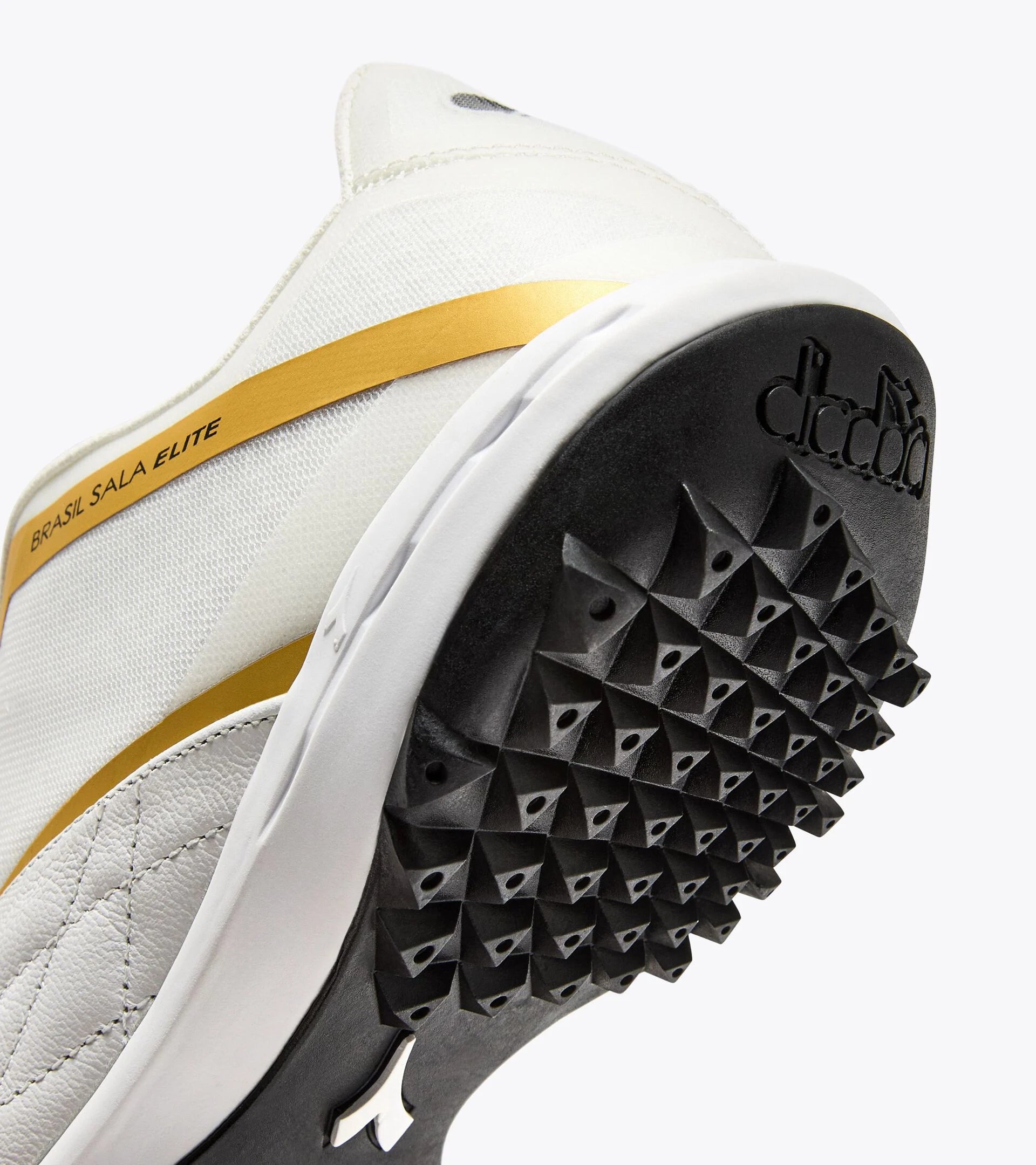 Botas de fútbol Diadora Brasil Sala Elite TF (blanco/negro/oro metalizado)