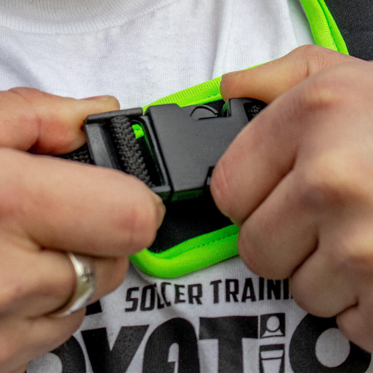 Chaleco ligero Slim Weight de Soccer Innovations