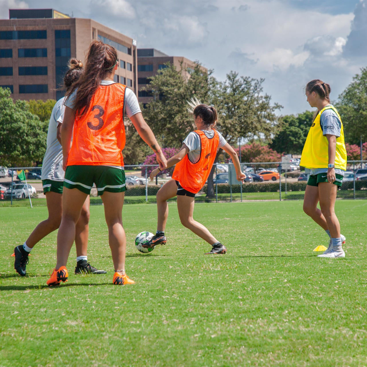 Conjunto de chalecos de entrenamiento numerados de Soccer Innovations (1-18)