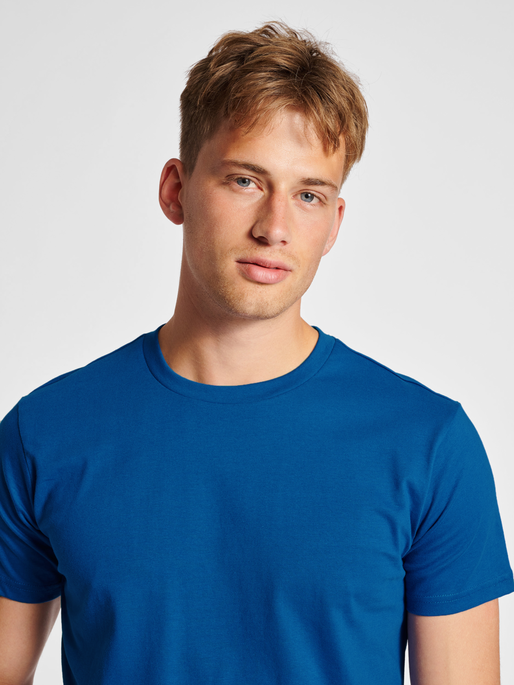 Camiseta Hummel roja de manga corta y corte pesado (para hombre)