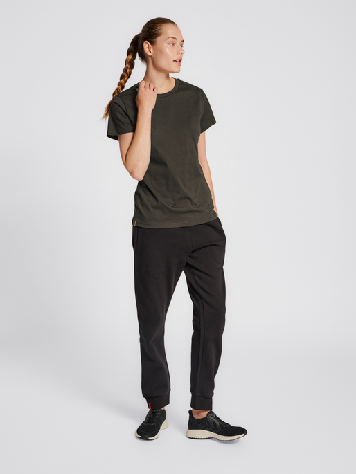 Camiseta Hummel roja de manga corta y corte pesado (para mujer)