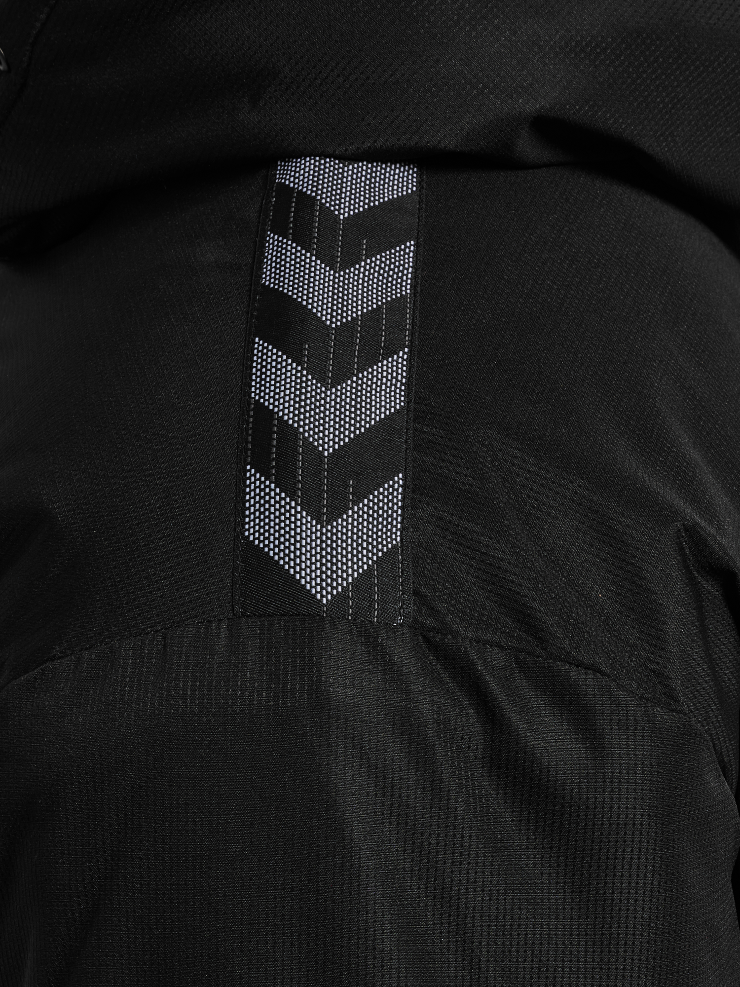 hummel Authentic 24 Bench Jacket-Soccer Command