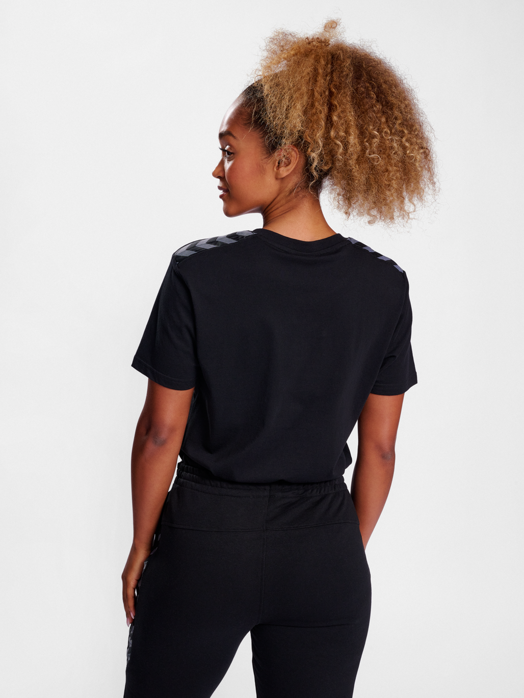 Camiseta hummel Authentic 24 CO SS (para mujer)