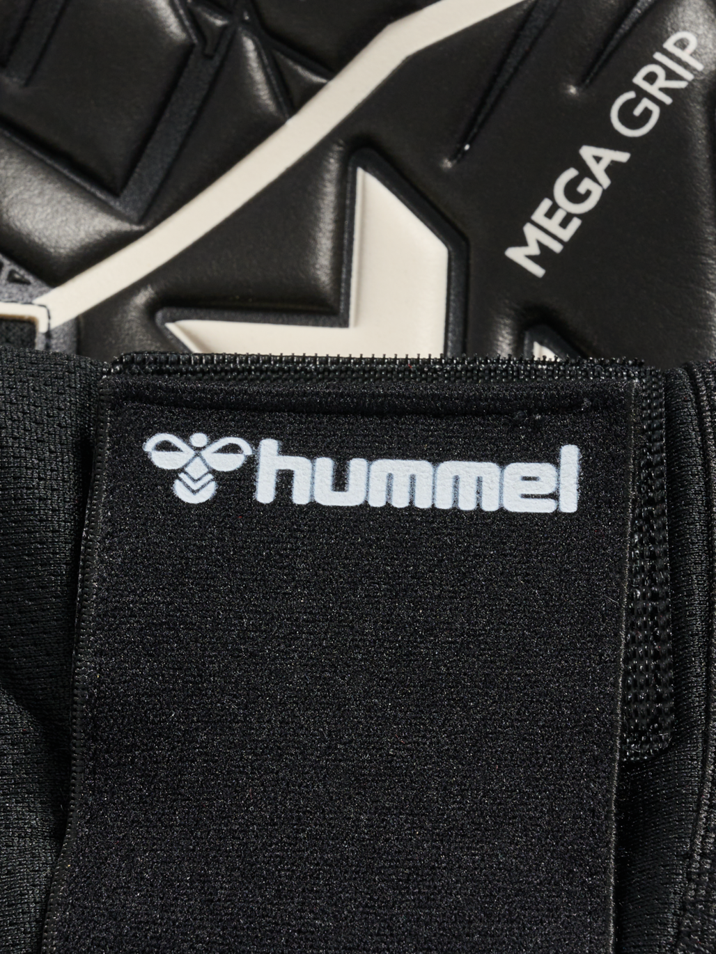 Guantes de portero Hummel Mega Grip