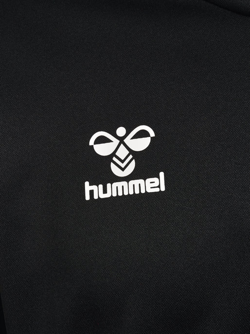 Traje con el logo de Hummel