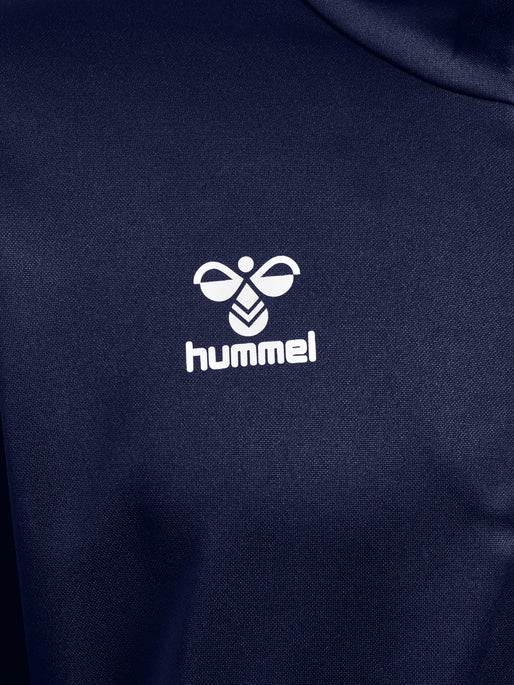 Traje con el logo de Hummel