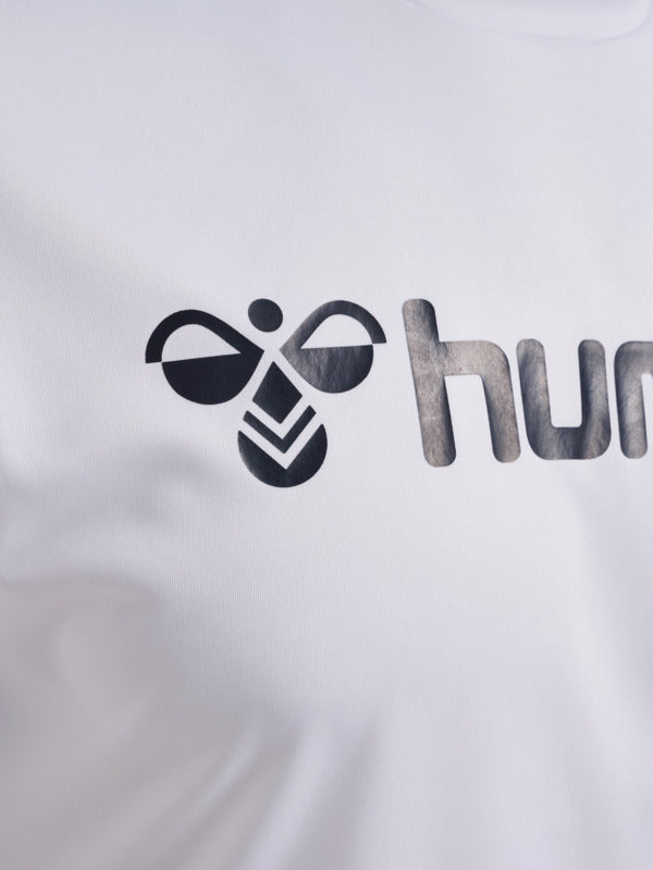 Camiseta de manga corta con el logo de Hummel