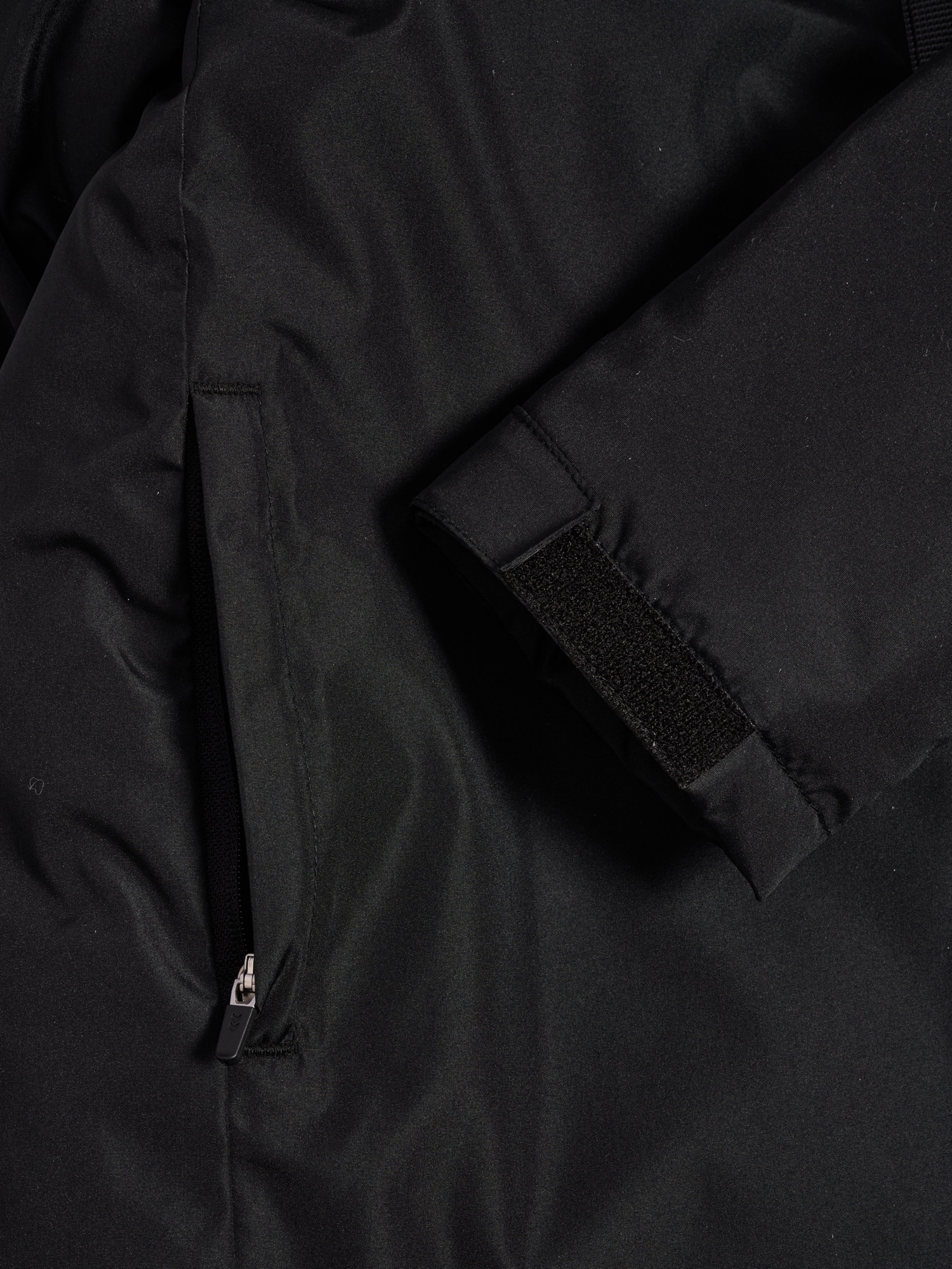 hummel Core 2.0 Bench Jacket