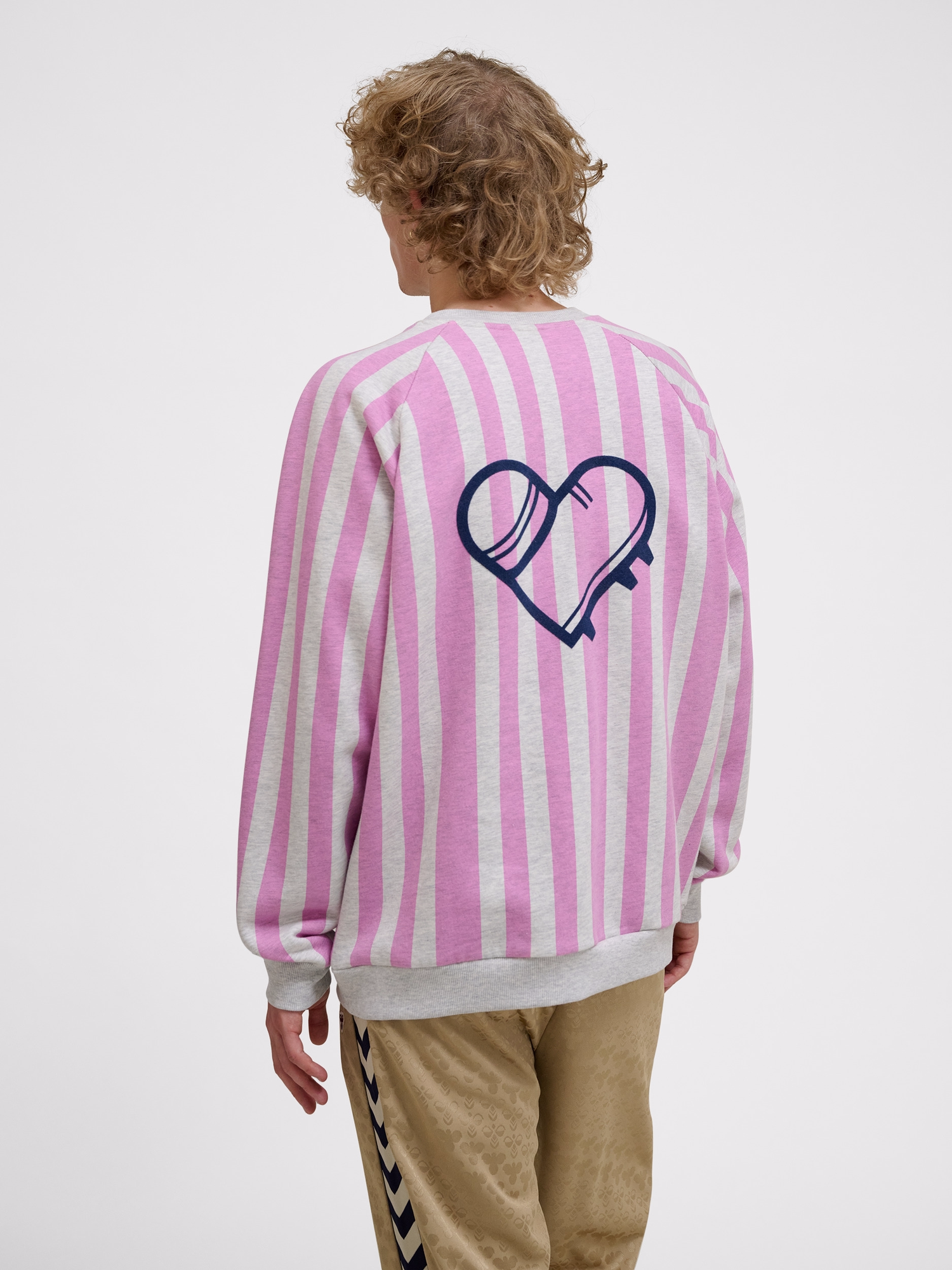 Sudadera holgada de cuello redondo Hummel Soccer Love 