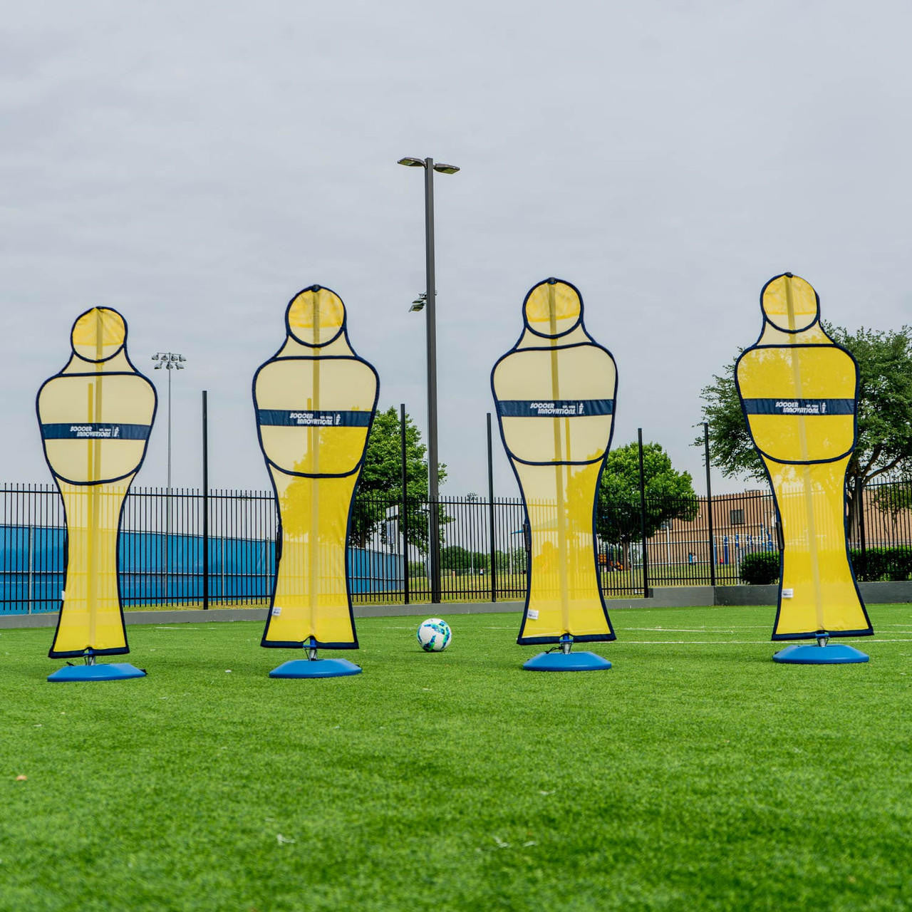 Maniquíes de césped artificial para pared de fútbol de Soccer Innovations (Juego de 4)