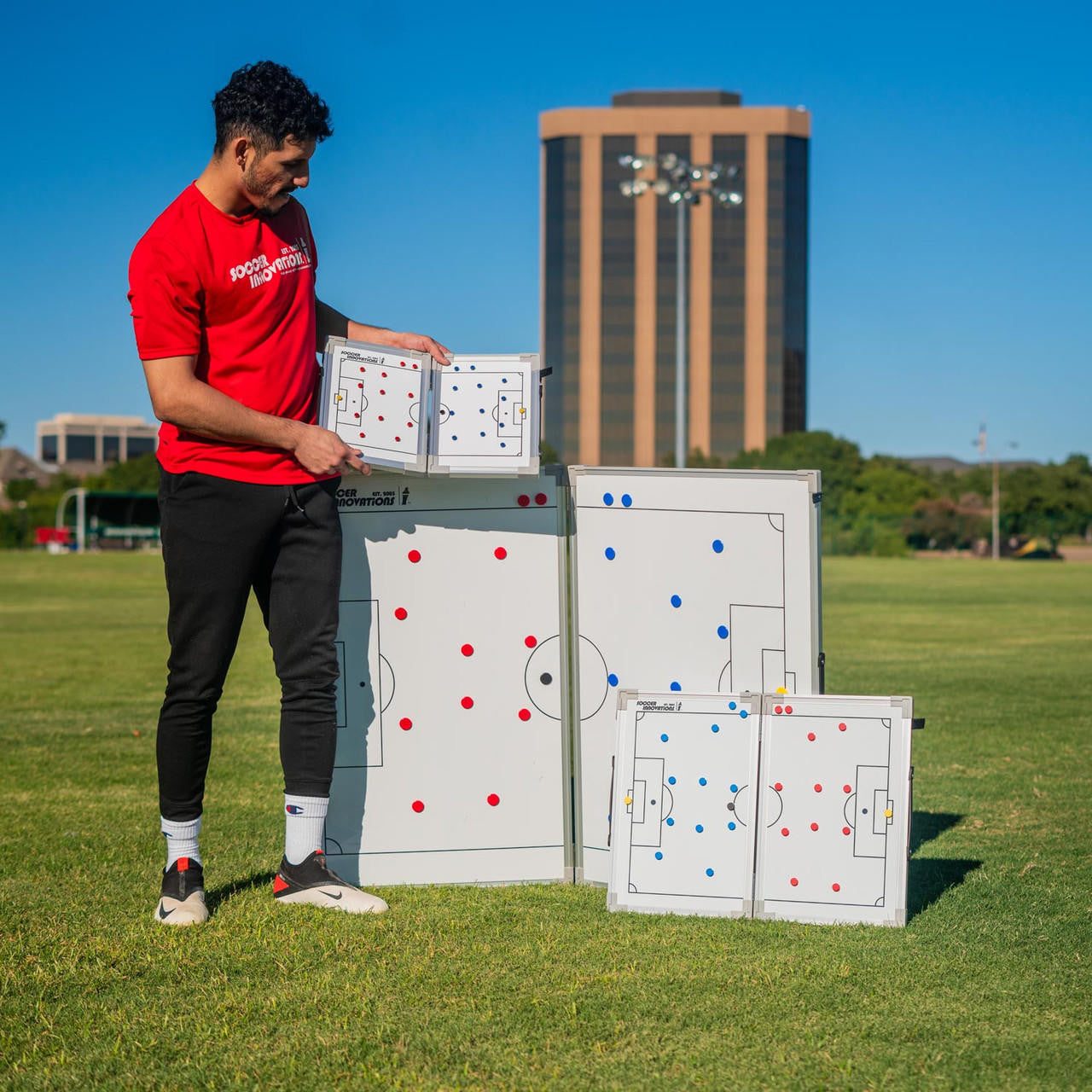 Tablero táctico con bisagra magnética de Soccer Innovations (3 tamaños)